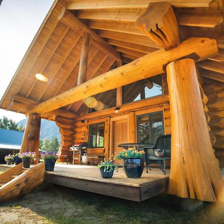 Bella Coola Grizzly Tours And Resort Hagensborg Exterior photo