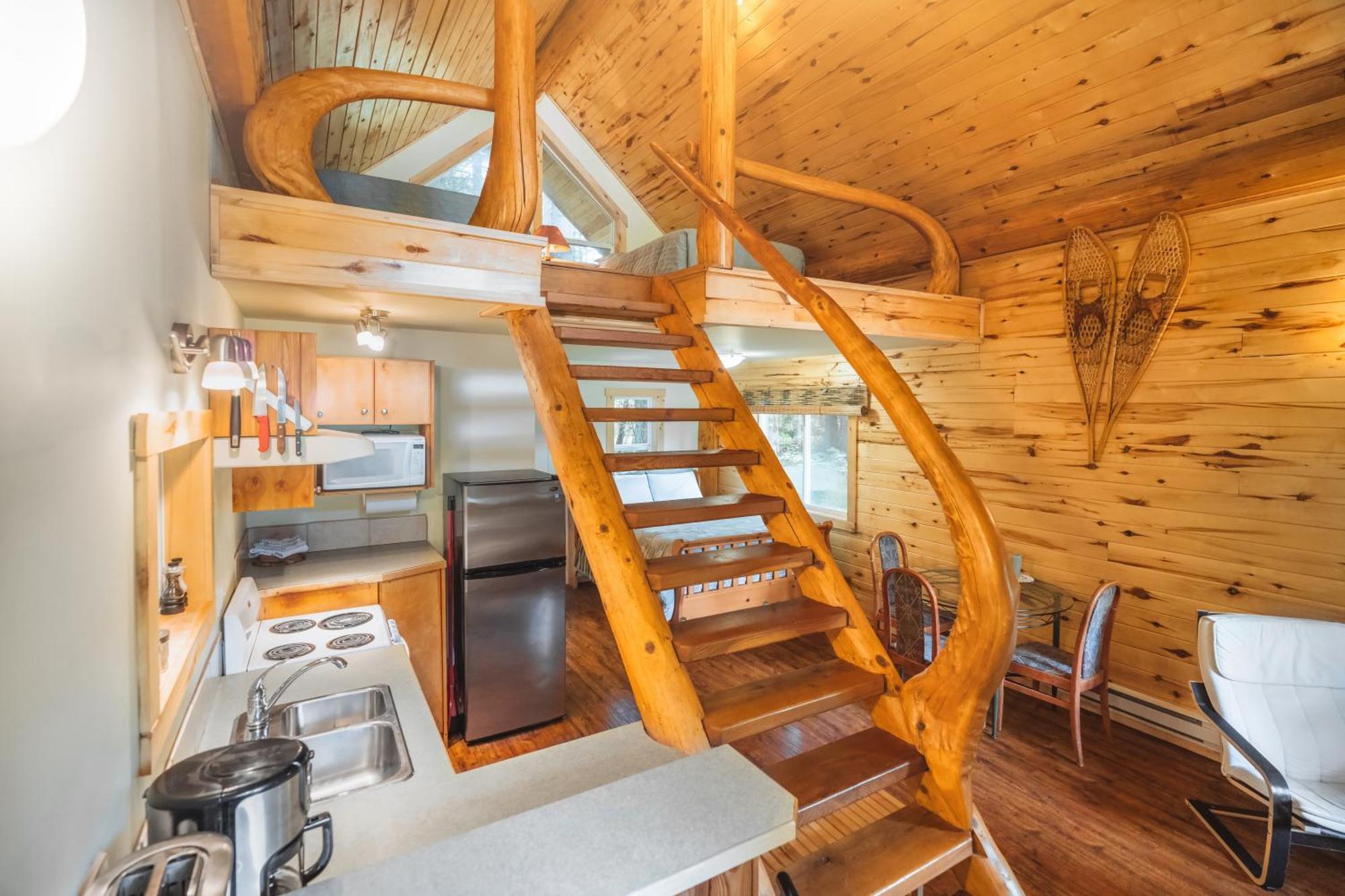 Bella Coola Grizzly Tours And Resort Hagensborg Exterior photo