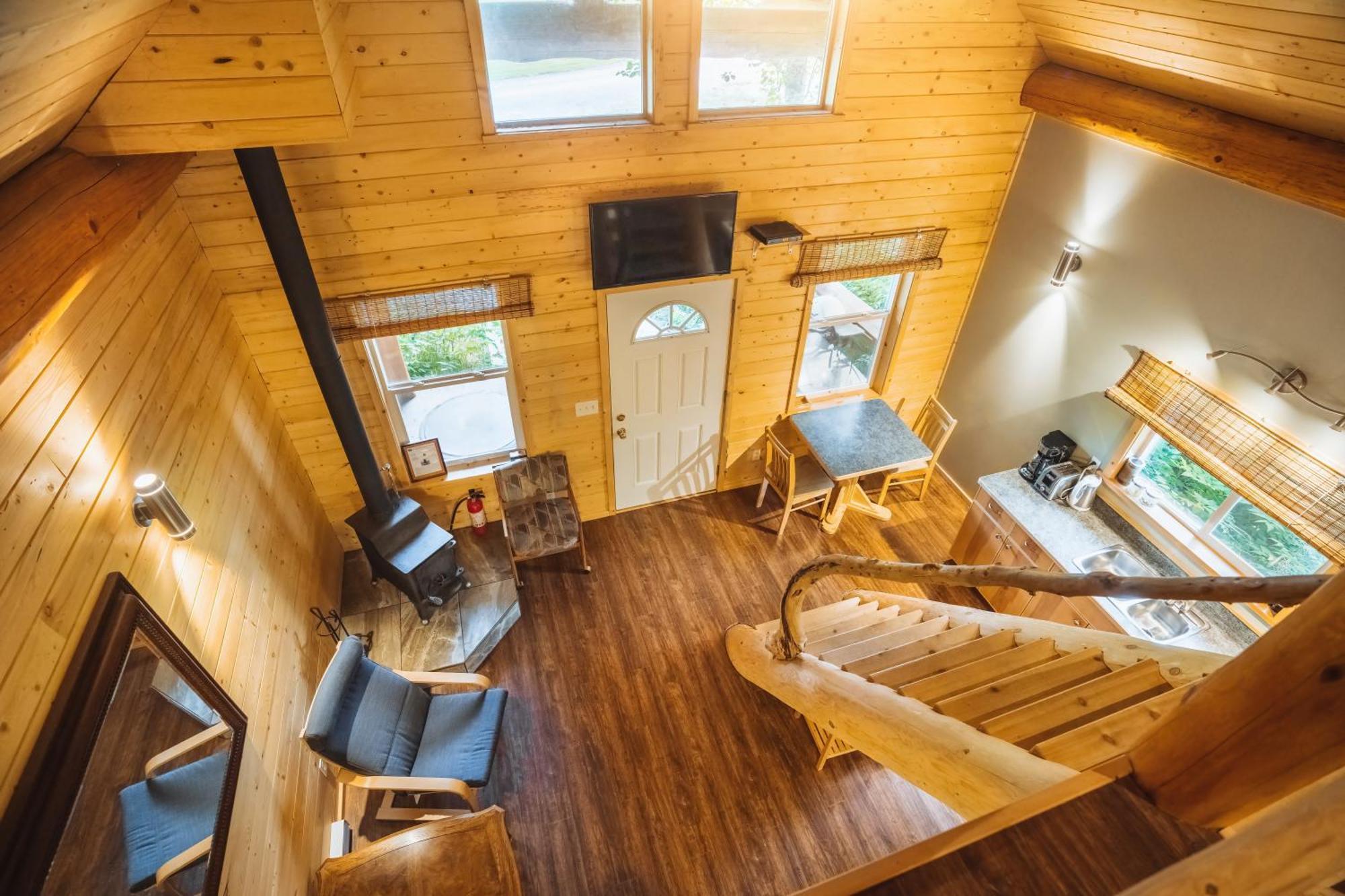 Bella Coola Grizzly Tours And Resort Hagensborg Exterior photo
