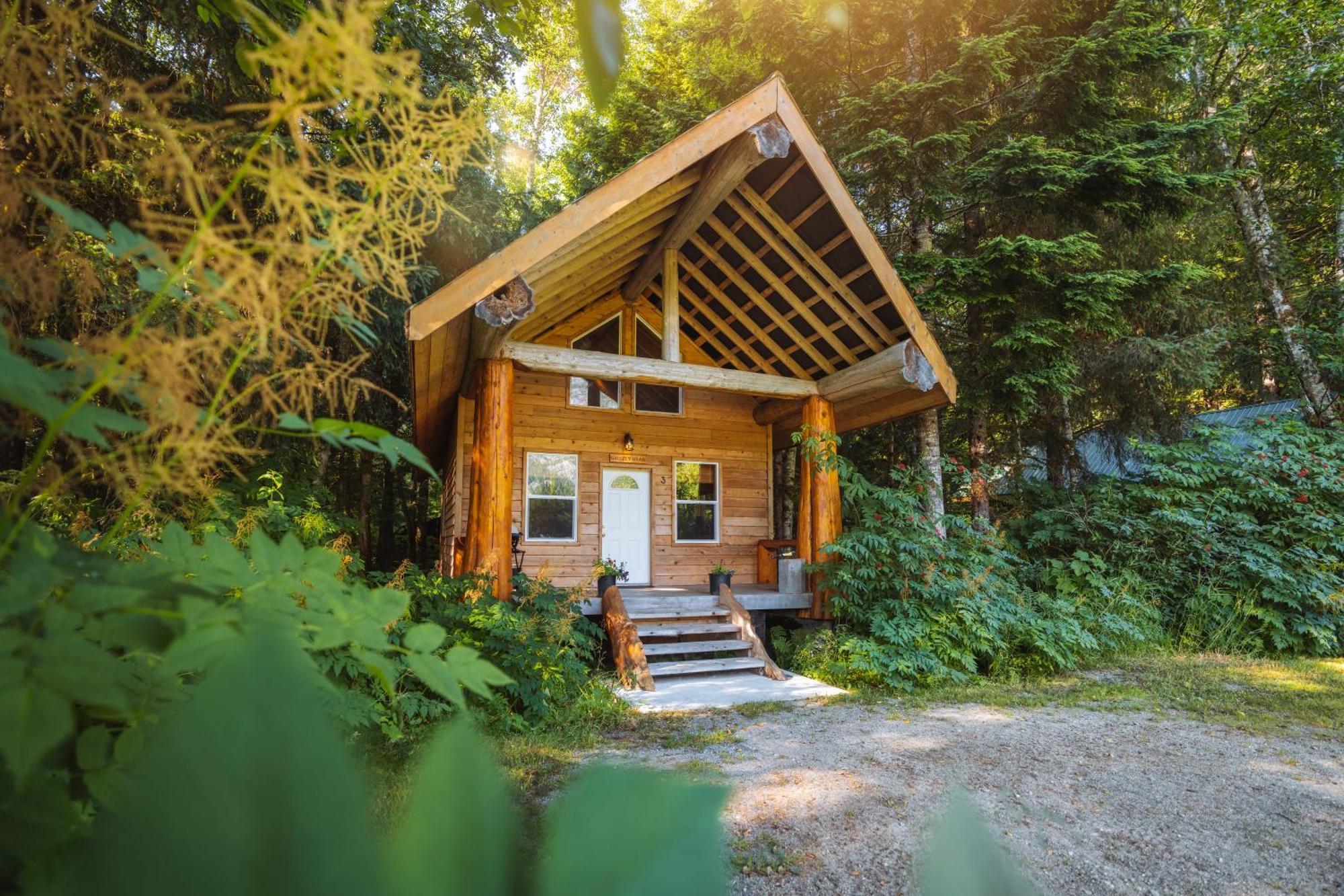 Bella Coola Grizzly Tours And Resort Hagensborg Exterior photo