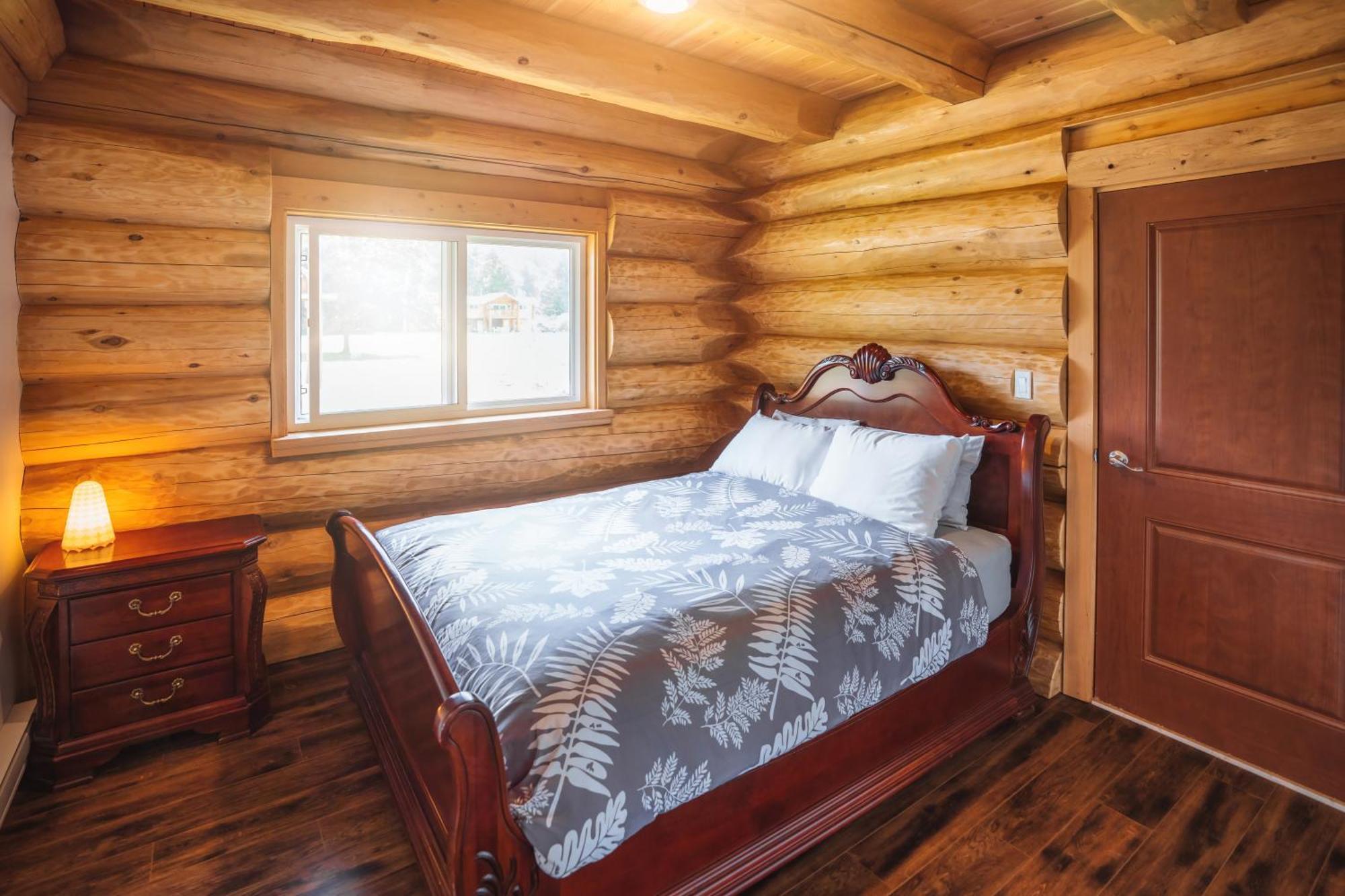 Bella Coola Grizzly Tours And Resort Hagensborg Exterior photo